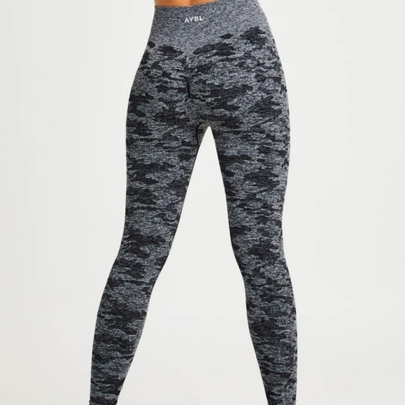NWT AYBL Evolve Camo Seamless Leggings - medium - Picture 13 of 13